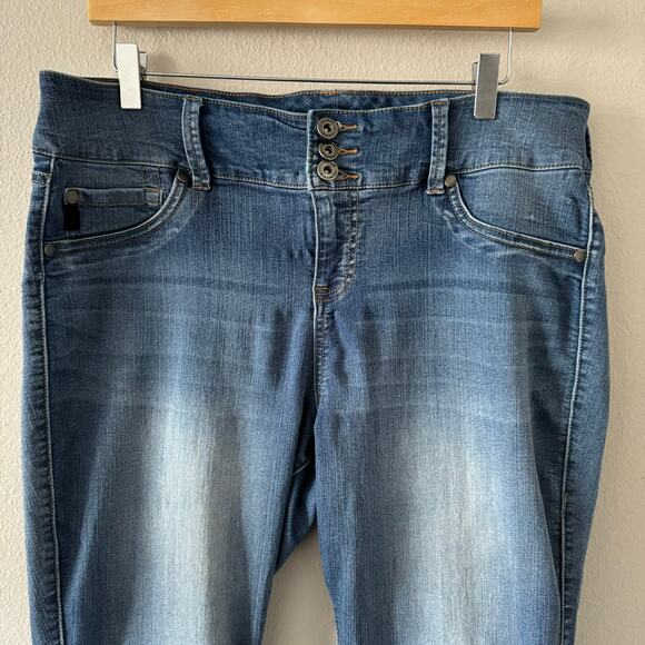 Torrid Denim Jeans Stretch Skinny Triple Buttons Plus Size 18 - Picture 2 of 9